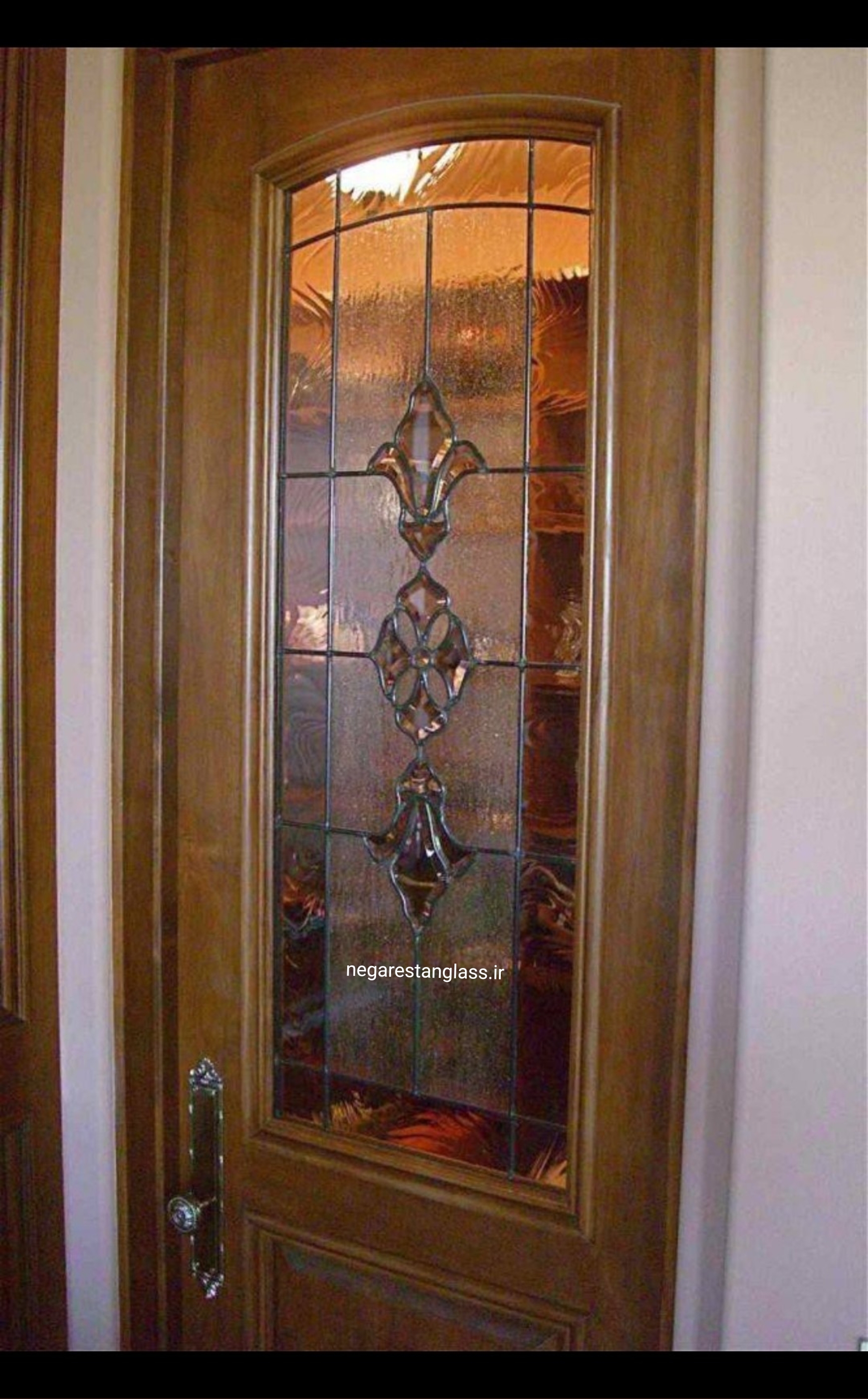 درب ورودی شیشه‌ای