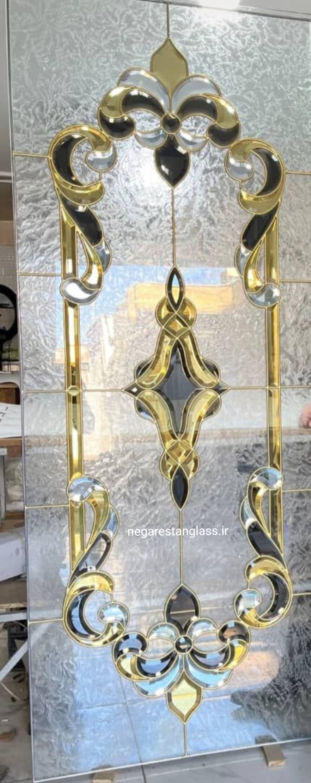 درب ورودی شیشه‌ای